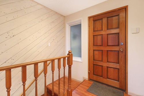 5497 Tappin St, Union Bay, BC 