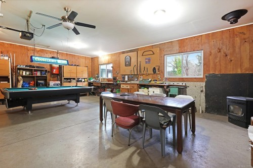 5497 Tappin St, Union Bay, BC 