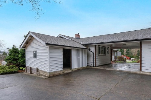 5497 Tappin St, Union Bay, BC 