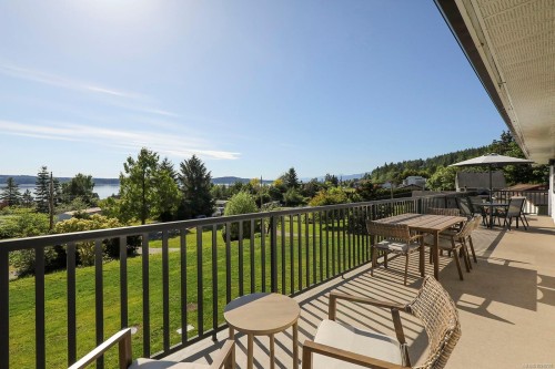 5497 Tappin St, Union Bay, BC 