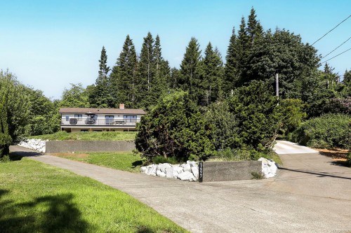 5497 Tappin St, Union Bay, BC 