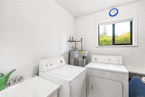 1502 Memory Lane, Qualicum Beach, BC 