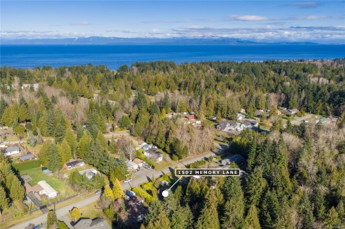 1502 Memory Lane, Qualicum Beach, BC 