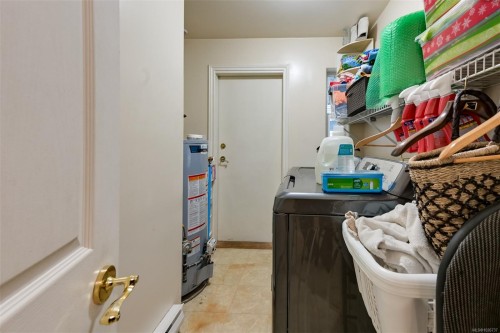 1975 Highland Rd, View Royal, BC 