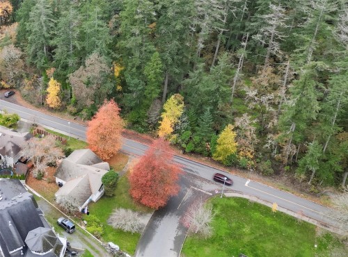 1975 Highland Rd, View Royal, BC 