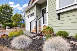 8 Newstead Cres  View Royal, BC V9B 6L4