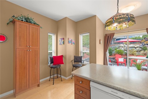 8 Newstead Cres, View Royal, BC 