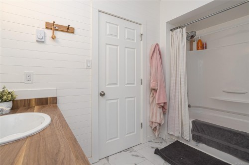 3723 Bayne Rd, Cobble Hill, BC 