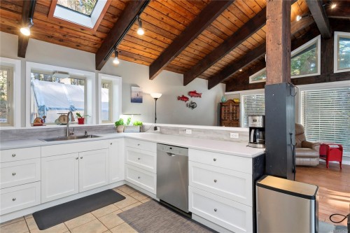 2404 Glenmore Rd, Campbell River, BC 