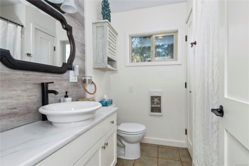 2404 Glenmore Rd, Campbell River, BC 