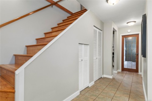 2404 Glenmore Rd, Campbell River, BC 