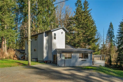 2404 Glenmore Rd, Campbell River, BC 