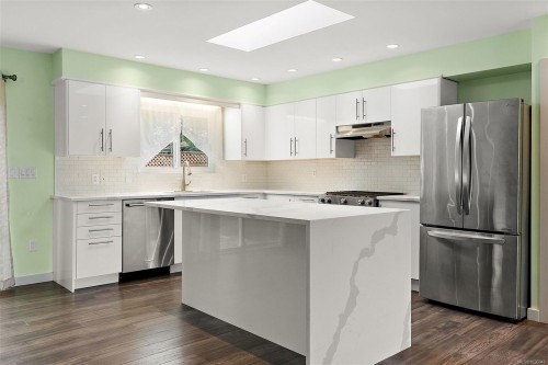 10411 Finch Pl, Sidney, BC 