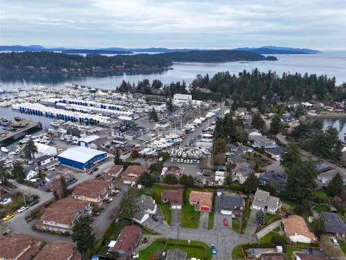 10411 Finch Pl, Sidney, BC 