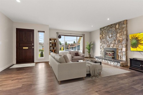 10411 Finch Pl, Sidney, BC 