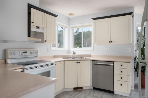 758 De Frane Crt, Ladysmith, BC 