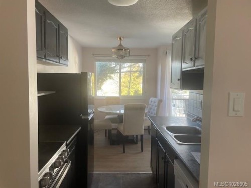 4201-997 Bowen Rd, Nanaimo, BC - Indoor Photo Showing Kitchen With Double Sink