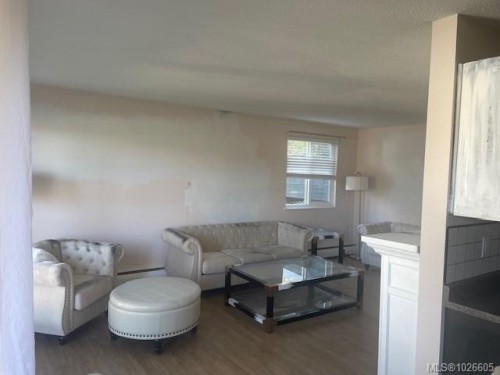 4201-997 Bowen Rd, Nanaimo, BC - Indoor Photo Showing Living Room
