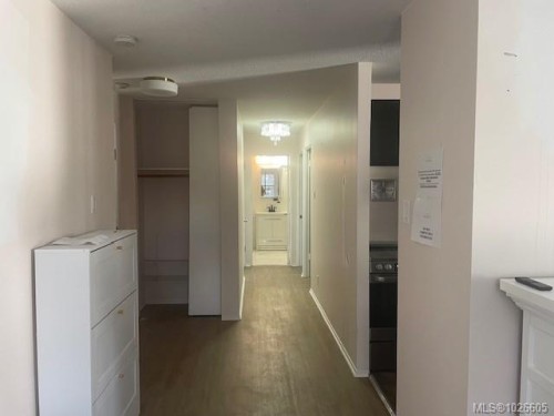 4201-997 Bowen Rd, Nanaimo, BC - Indoor Photo Showing Laundry Room