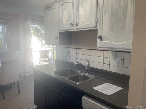 4201-997 Bowen Rd, Nanaimo, BC - Indoor Photo Showing Kitchen With Double Sink