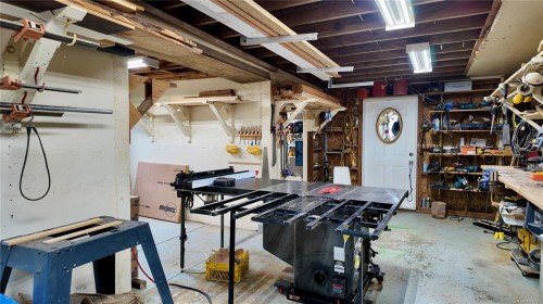 7710 Cedar Pl, Port Hardy, BC - Indoor Photo Showing Basement