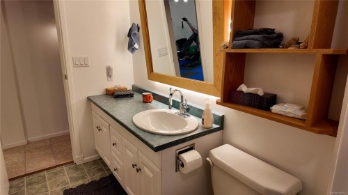 7710 Cedar Pl, Port Hardy, BC - Indoor Photo Showing Bathroom