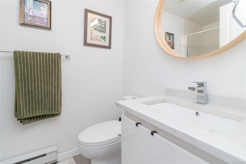 101-935 Johnson St, Victoria, BC - Indoor Photo Showing Bathroom