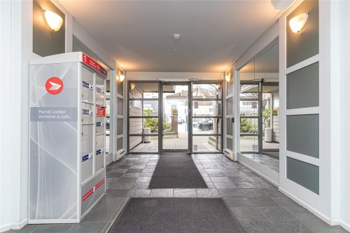 101-935 Johnson St, Victoria, BC - Indoor Photo Showing Other Room