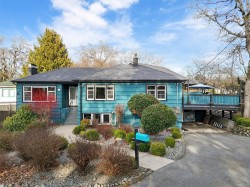 3771 Winston Cres  Saanich, BC V8X 1S2