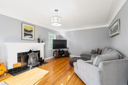 3771 Winston Cres, Saanich, BC 