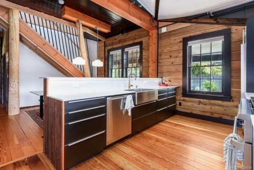 2613 Dunsmuir Ave, Cumberland, BC 