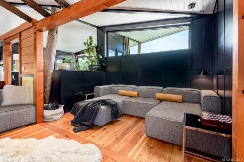 2613 Dunsmuir Ave, Cumberland, BC 