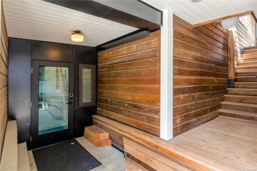 2613 Dunsmuir Ave, Cumberland, BC 