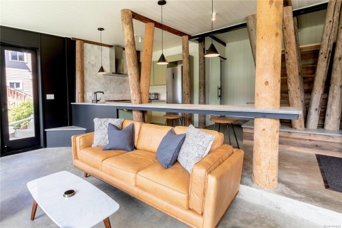 2613 Dunsmuir Ave, Cumberland, BC 