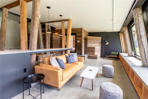 2613 Dunsmuir Ave, Cumberland, BC 