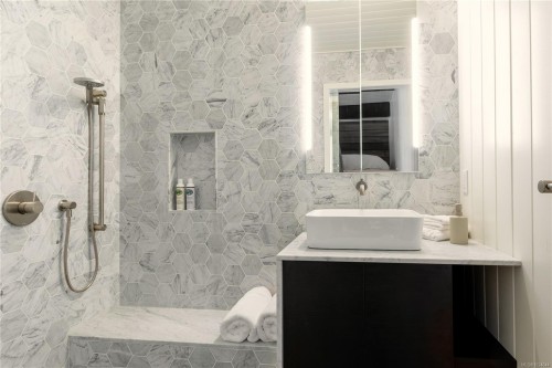 2613 Dunsmuir Ave, Cumberland, BC 