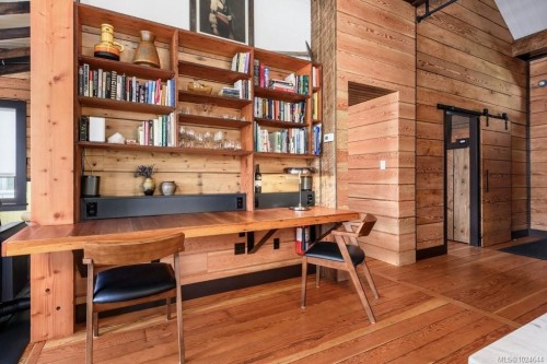 2613 Dunsmuir Ave, Cumberland, BC 