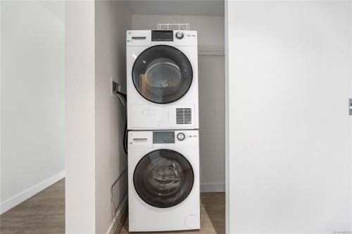 1602-845 Johnson St, Victoria, BC - Indoor Photo Showing Laundry Room