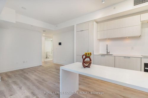 304-370 Martha Street, Burlington, ON - Indoor