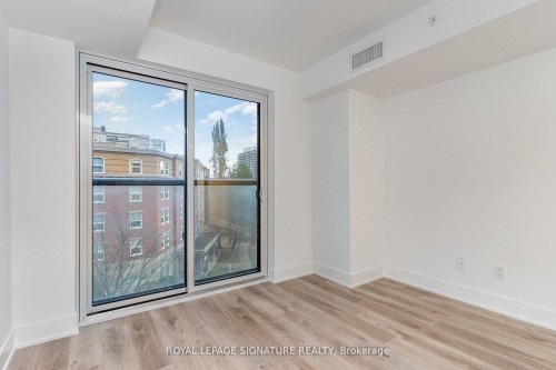 304-370 Martha Street, Burlington, ON - Indoor Photo Showing Other Room