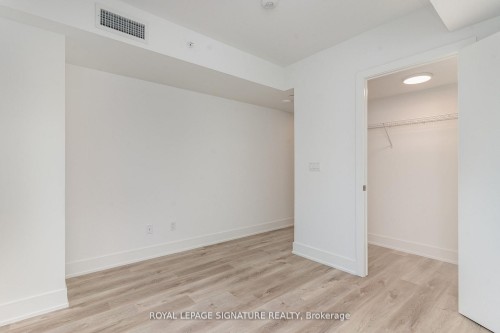 304-370 Martha Street, Burlington, ON - Indoor Photo Showing Other Room