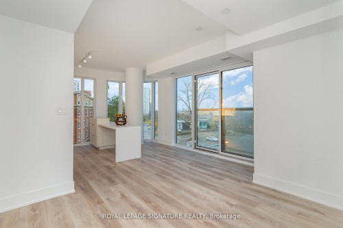 304-370 Martha Street, Burlington, ON - Indoor Photo Showing Other Room