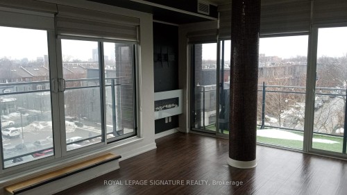 415-205 Manning Avenue, Toronto, ON - Indoor Photo Showing Other Room