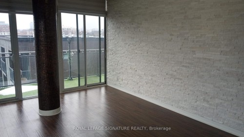 415-205 Manning Avenue, Toronto, ON - Indoor Photo Showing Other Room