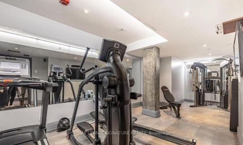 415-205 Manning Avenue, Toronto, ON - Indoor Photo Showing Gym Room