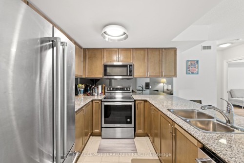 1410-8 Scollard Street, Toronto, ON - Indoor Photo Showing Kitchen With Stainless Steel Kitchen With Double Sink
