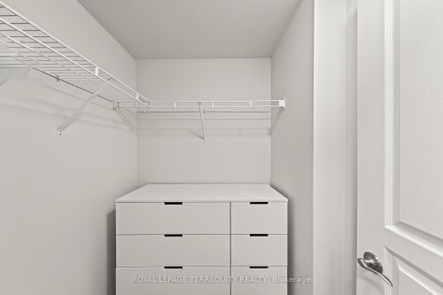 1410-8 Scollard Street, Toronto, ON - Indoor With Storage