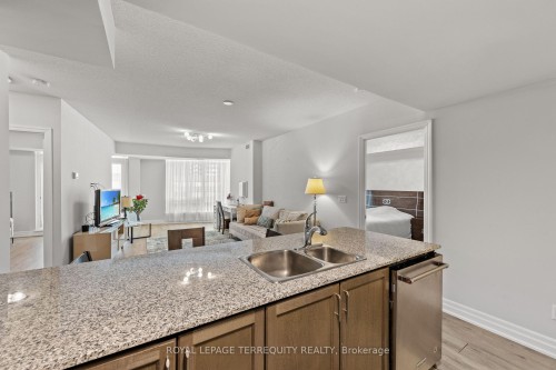 1410-8 Scollard Street, Toronto, ON - Indoor Photo Showing Kitchen With Double Sink