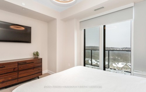 806-3200 William Coltson Avenue, Oakville, ON - Indoor Photo Showing Bedroom