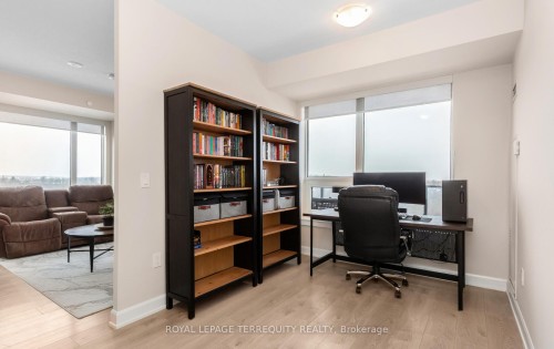 806-3200 William Coltson Avenue, Oakville, ON - Indoor Photo Showing Office